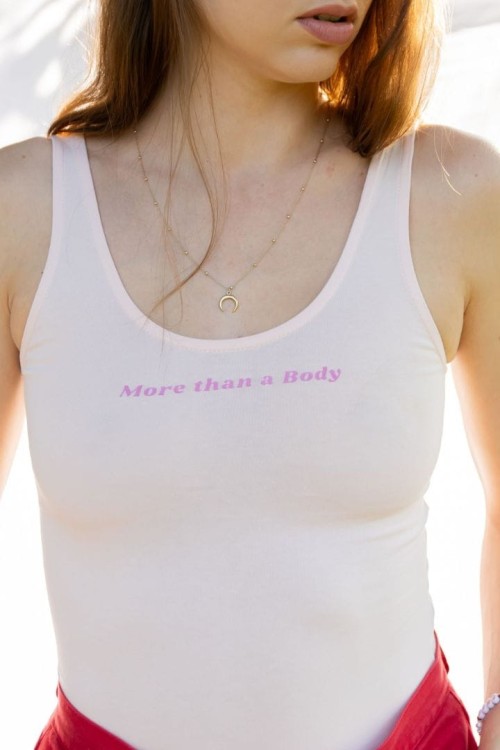 Body kremowe bawełniane Pay attention not compliments  manifestacja